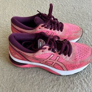 💕ASICS GEL-NIMBUS 💕Size 6